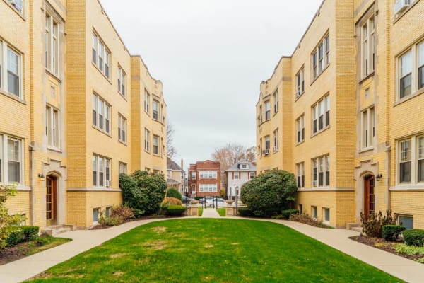 5054-5064 N Wolcott Ave property